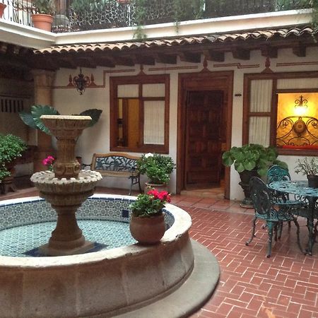 Hotel Los Escudos 파츠쿠아로 외부 사진