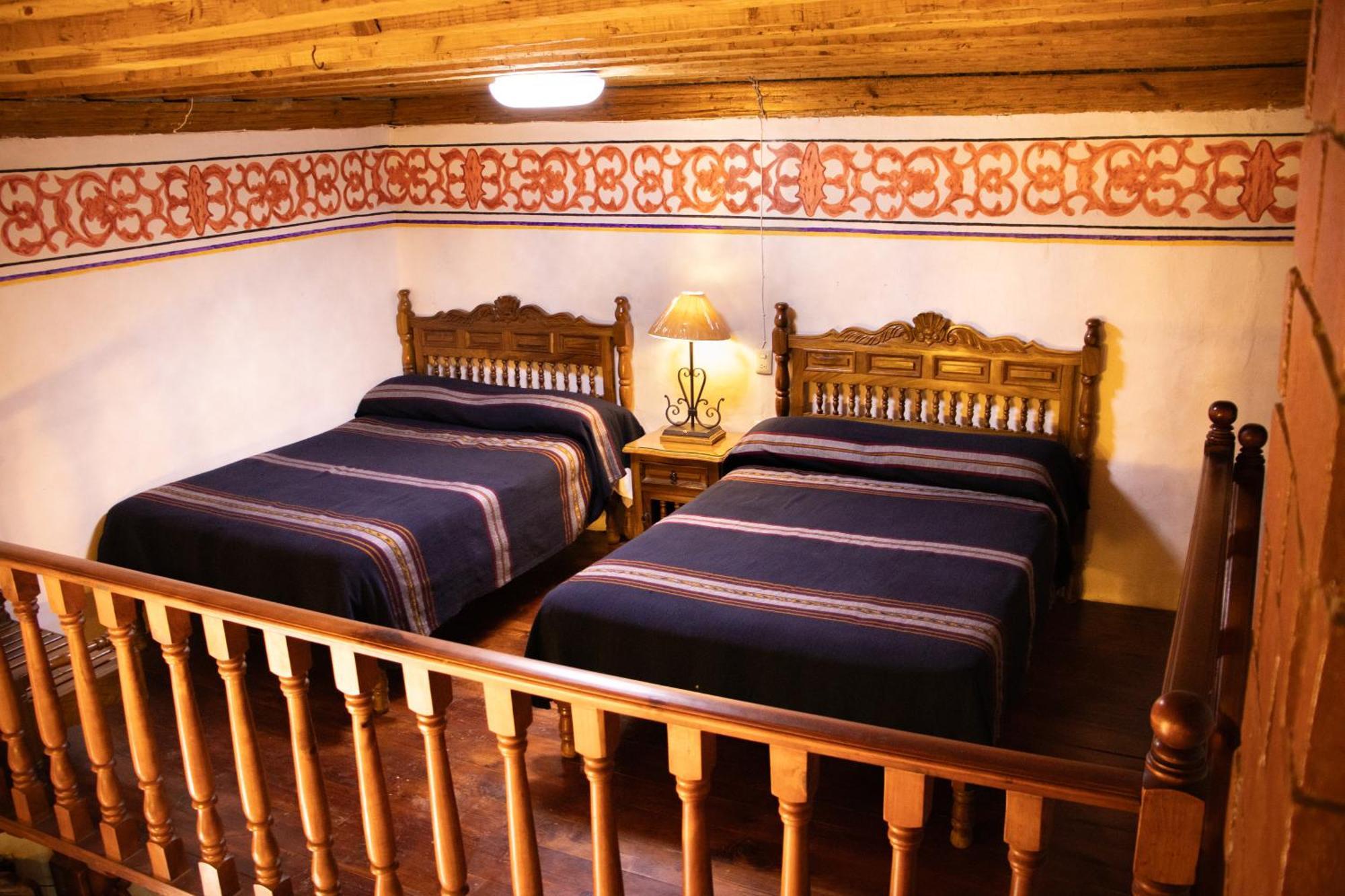Hotel Los Escudos 파츠쿠아로 외부 사진