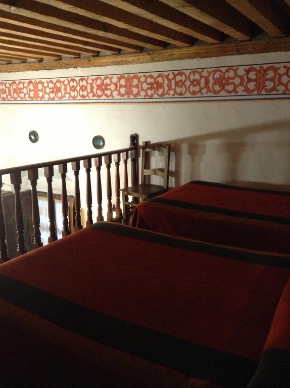 Hotel Los Escudos 파츠쿠아로 외부 사진
