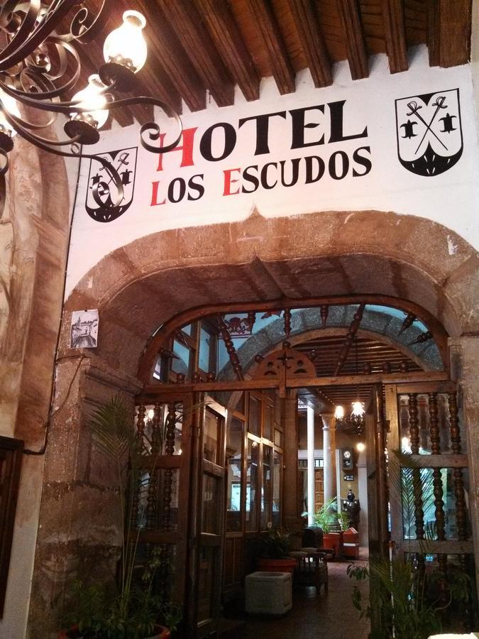 Hotel Los Escudos 파츠쿠아로 외부 사진